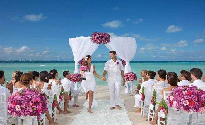 What Makes Cancun a Top Destination Wedding Spot